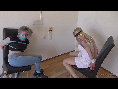 ❤️ Залежний / зв'язаний і з кляпом / дівчина в біді ️ Порно-відео у нас ️❤